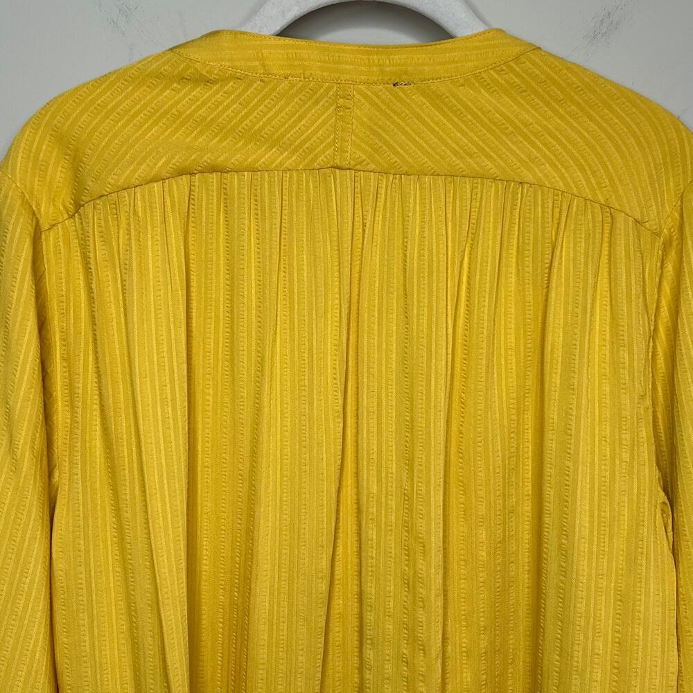 Tommy Hilfiger Yellow Textured Lightweight Button Down Hi-Lo Shirt Size S - Picture 9 of 11